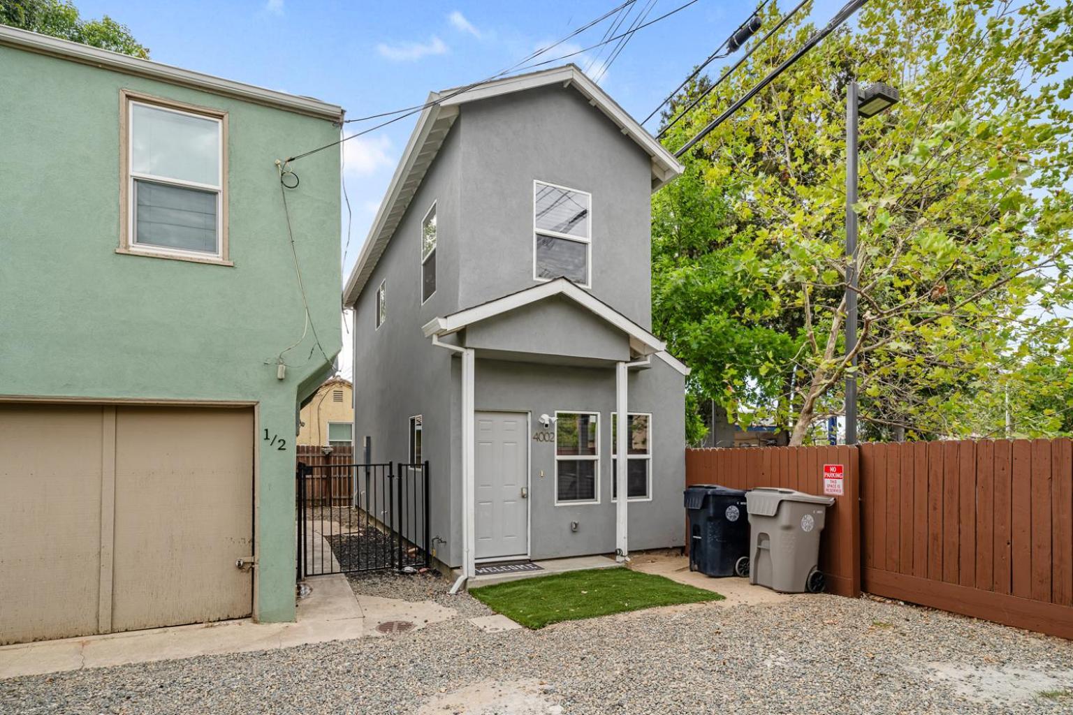 Cozy 2bdr, 1br Near Downtown *